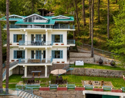 Luxury 4BHK Forest Villa in Kasauli | Private Jacuzzi, Firepit & Mountain Views